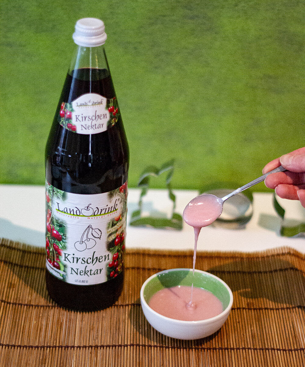 Osterkekse mit Kirschnektarglasur